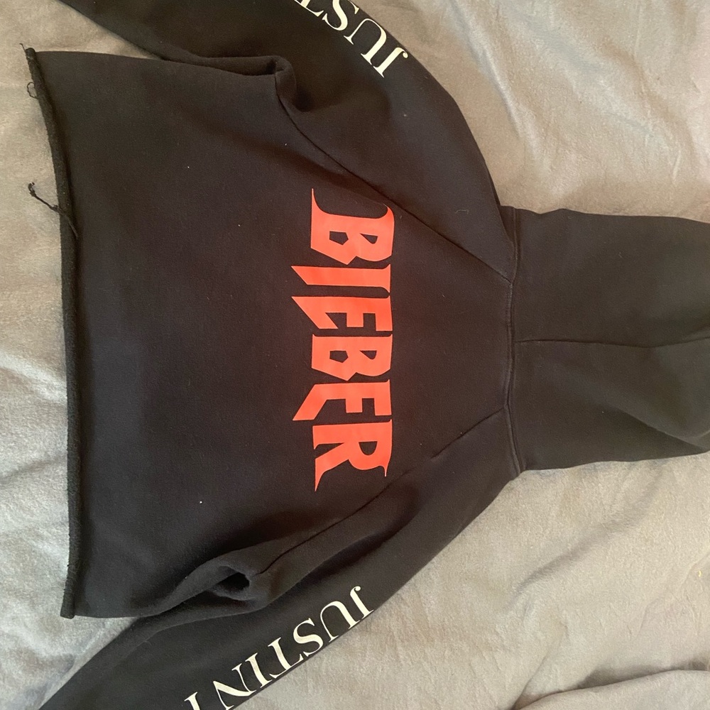 Justin Bieber cropped hoodie